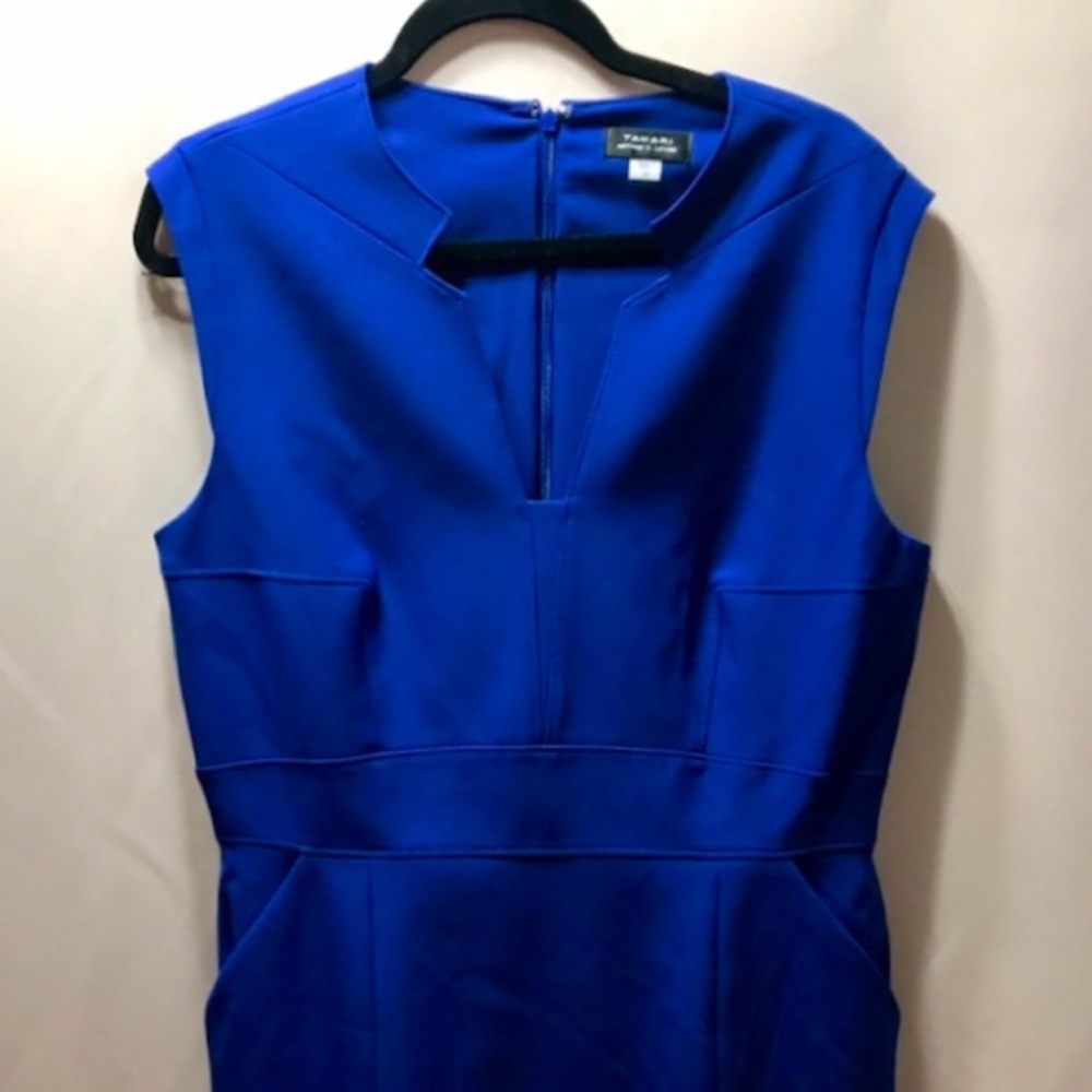 Tahari Dress *WITH POCKETS*